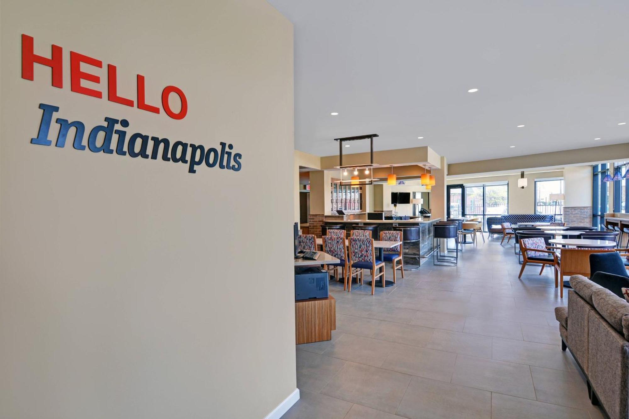 Towneplace Suites By Marriott Indianapolis Downtown Exterior photo